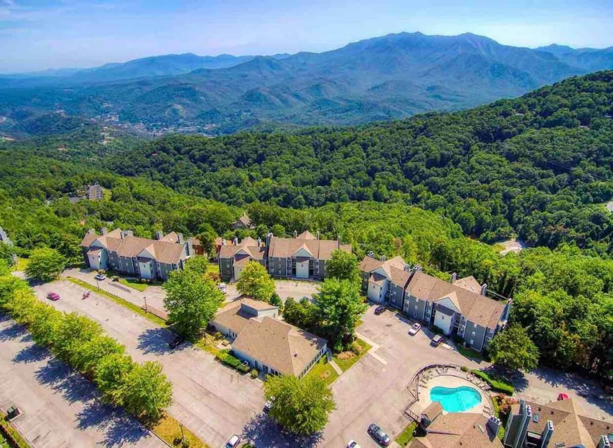 Mountain Villa Magnificent Views - 2 Pools, Fireplace & Hot Tub Гатлинбург Экстерьер фото